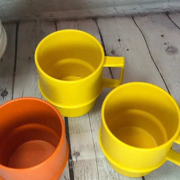 Vintage Tupperware MULTI mug cups - Picture 3 of 4
